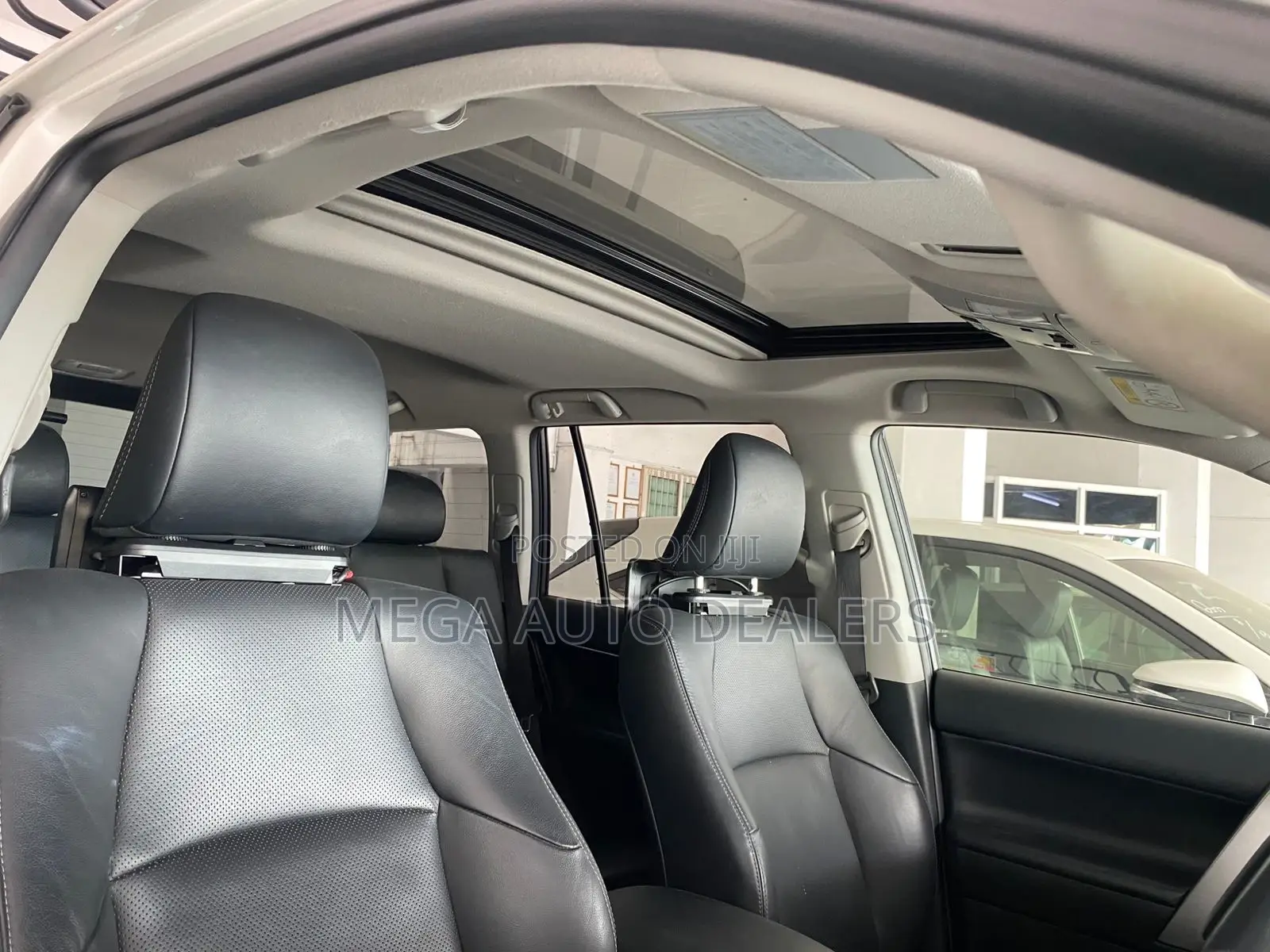 Toyota Land Cruiser Prado 2019 White