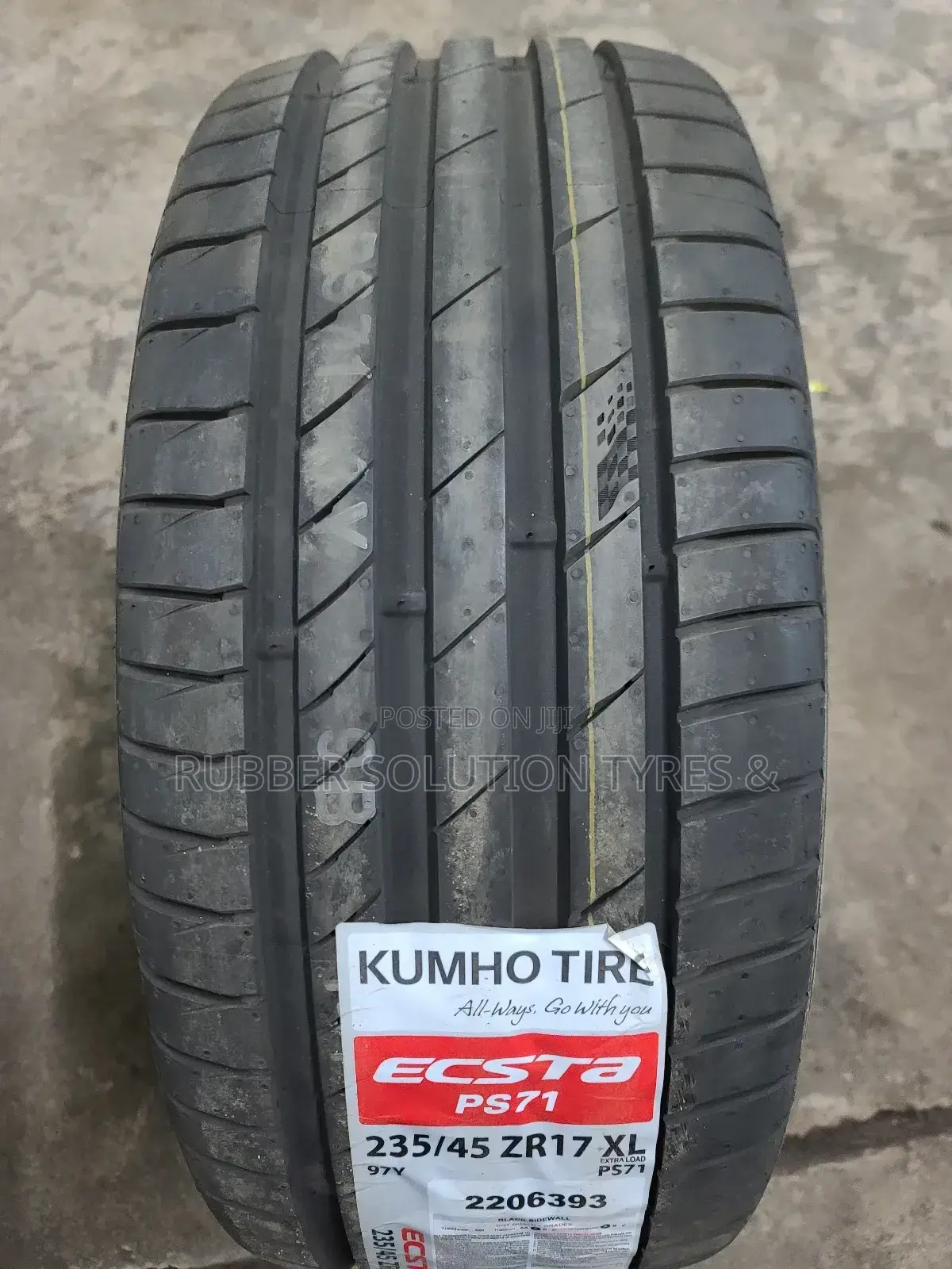 235 /45 R17 Kumho Tyres 97v X/L Escta Ps71