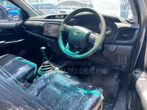 Toyota Hilux 2018 Silver