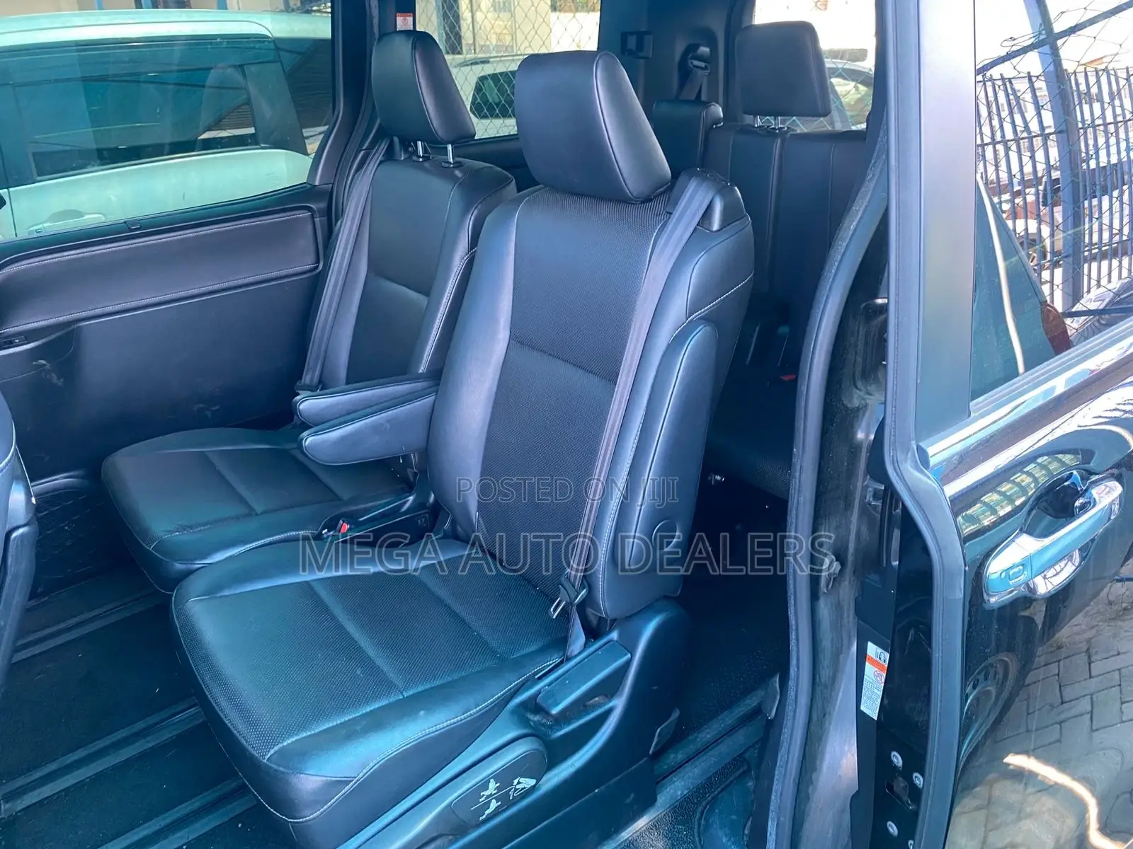 Toyota Esquire 2018 Black