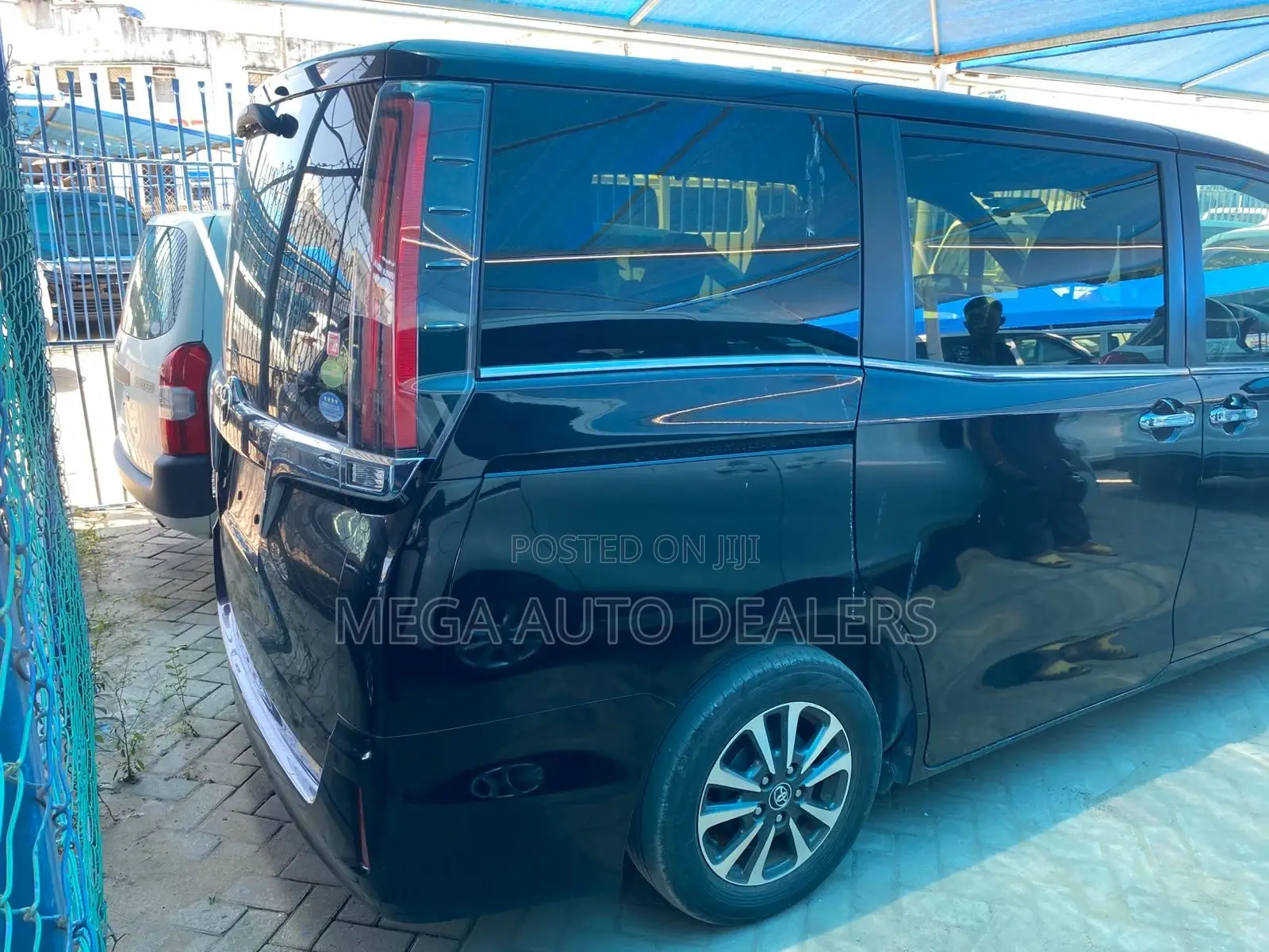Toyota Esquire 2018 Black