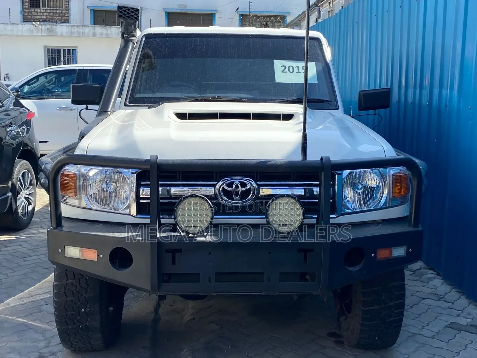 Toyota Land Cruiser 2019 White