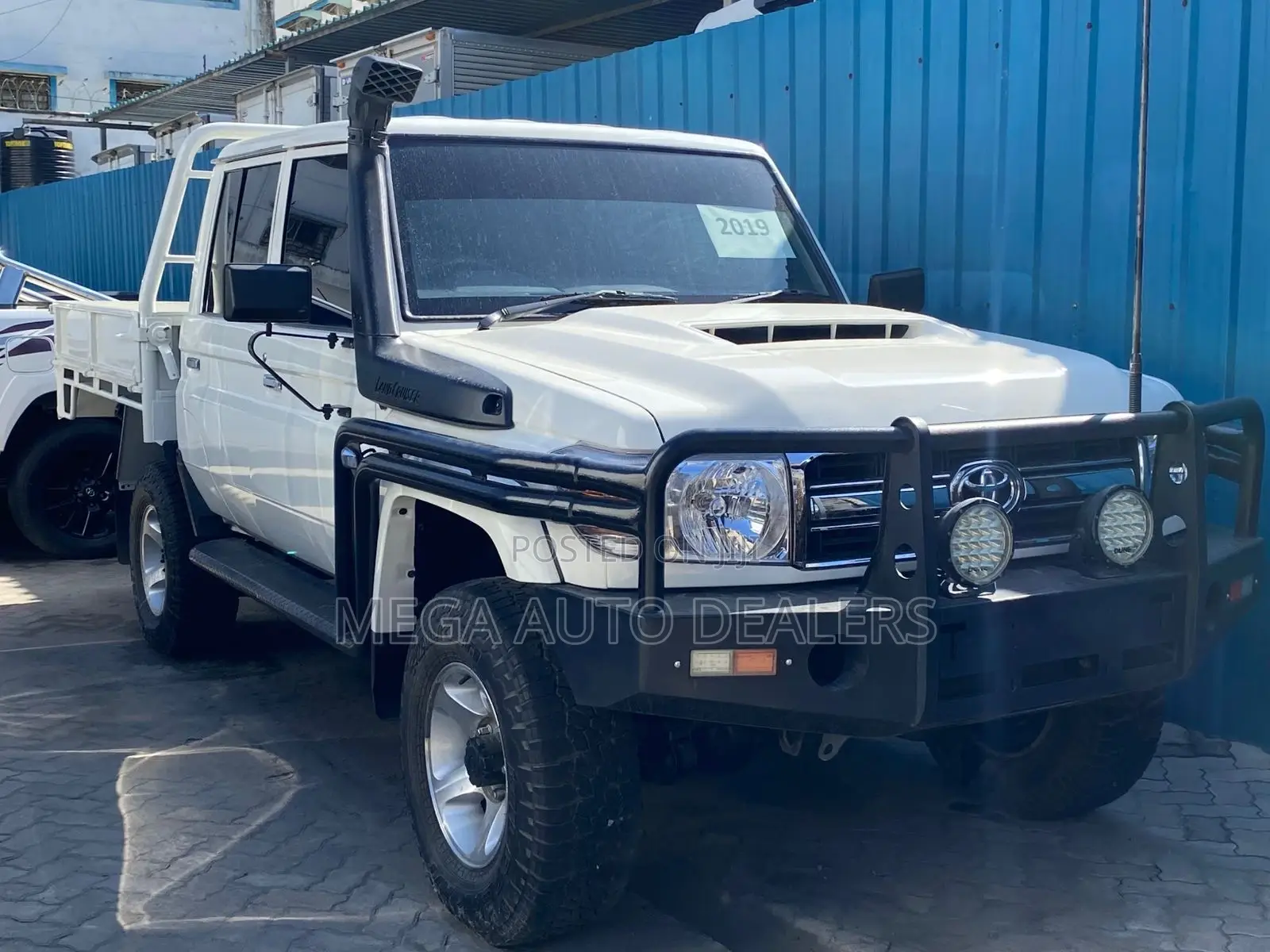 Toyota Land Cruiser 2019 White