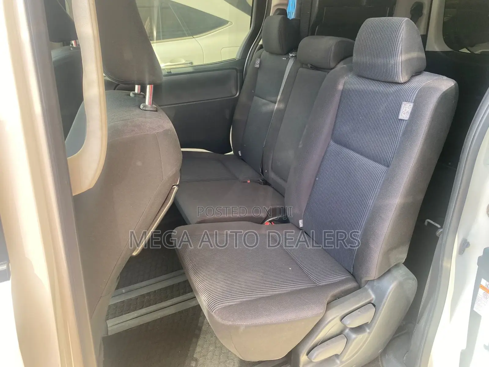Toyota Noah 2018 White