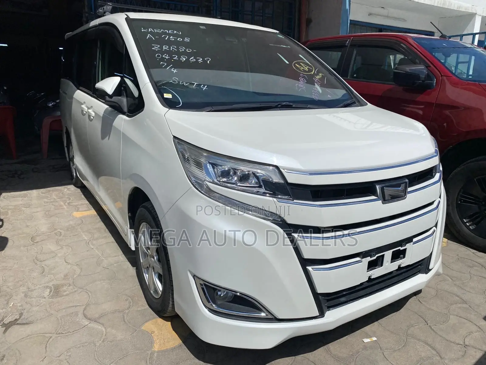 Toyota Noah 2018 White