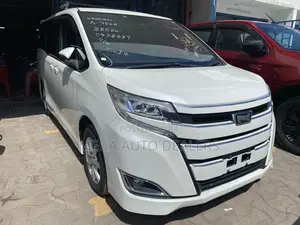 Toyota Noah 2018 White