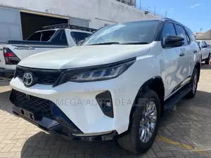 Toyota Fortuner 2019 White