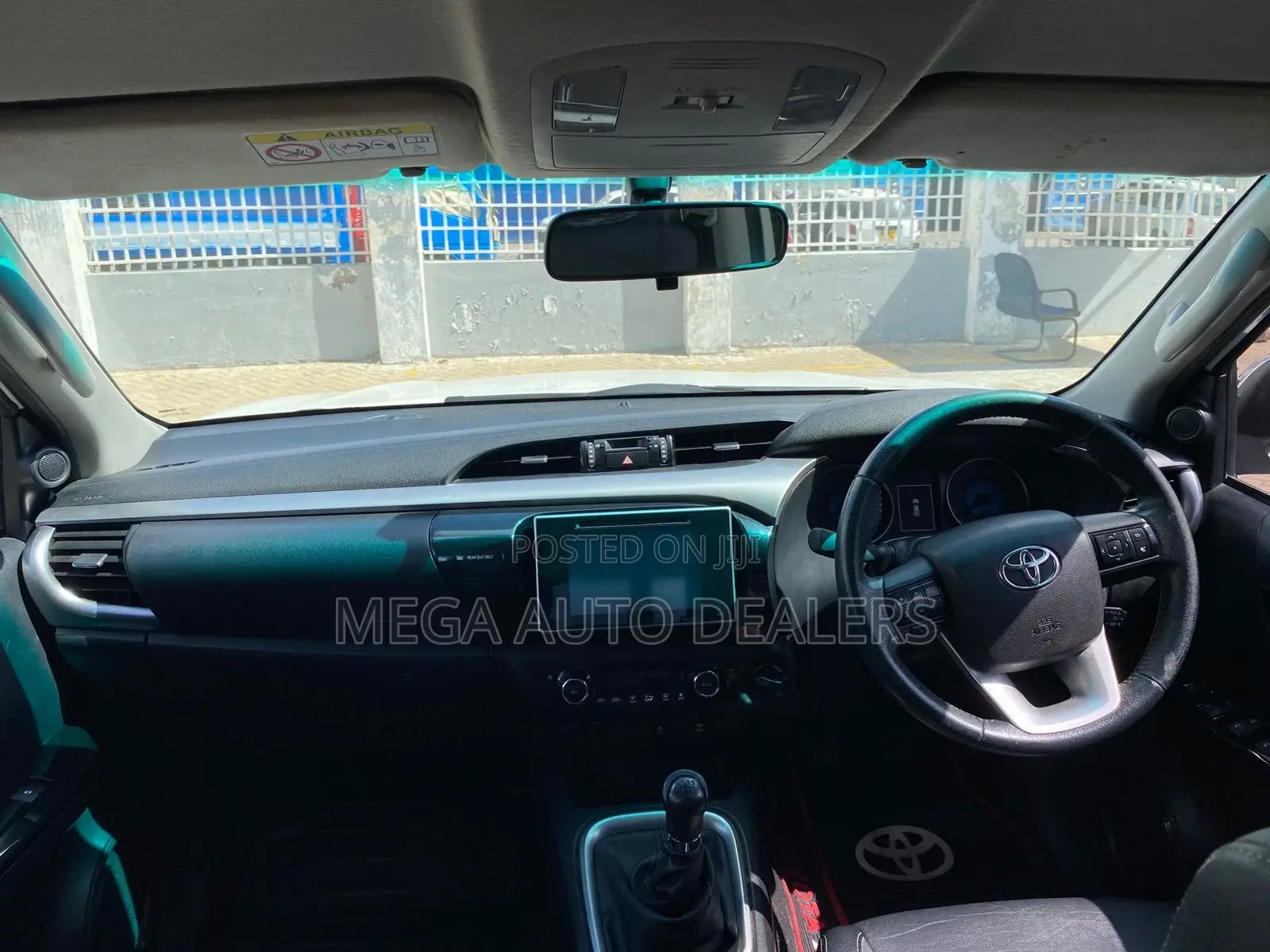 Toyota Hilux 2019 White