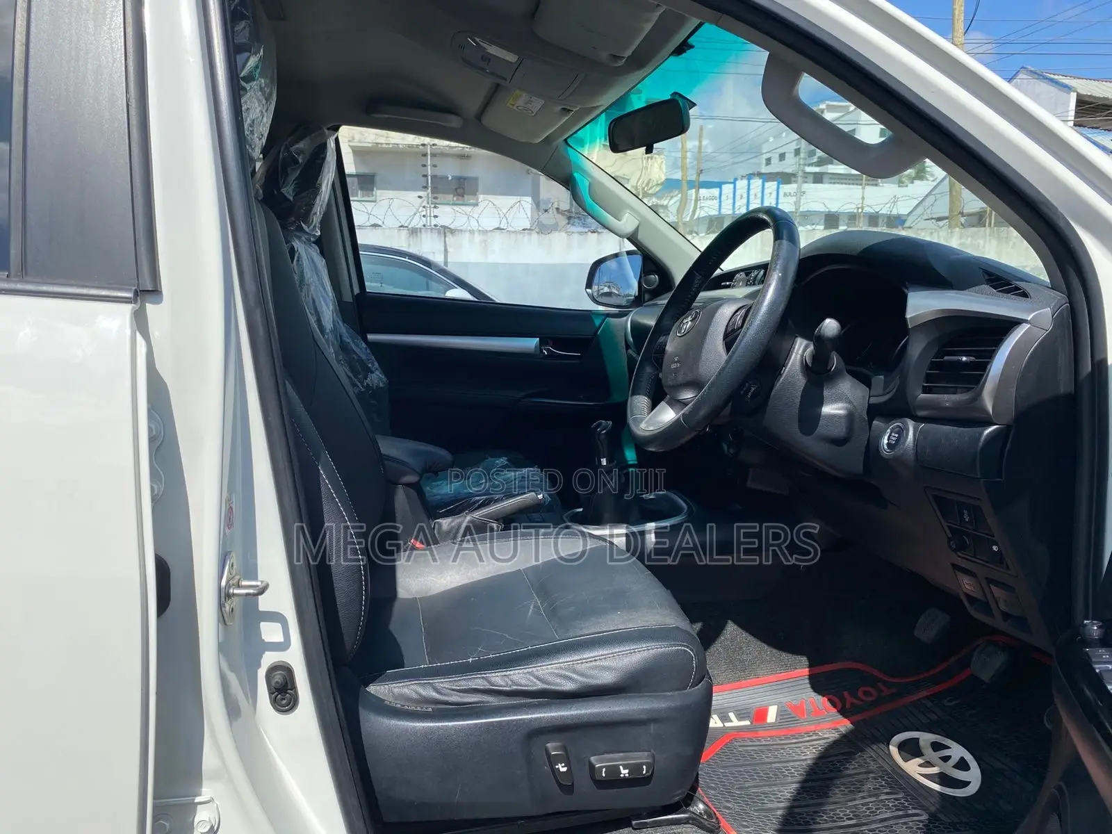 Toyota Hilux 2019 White
