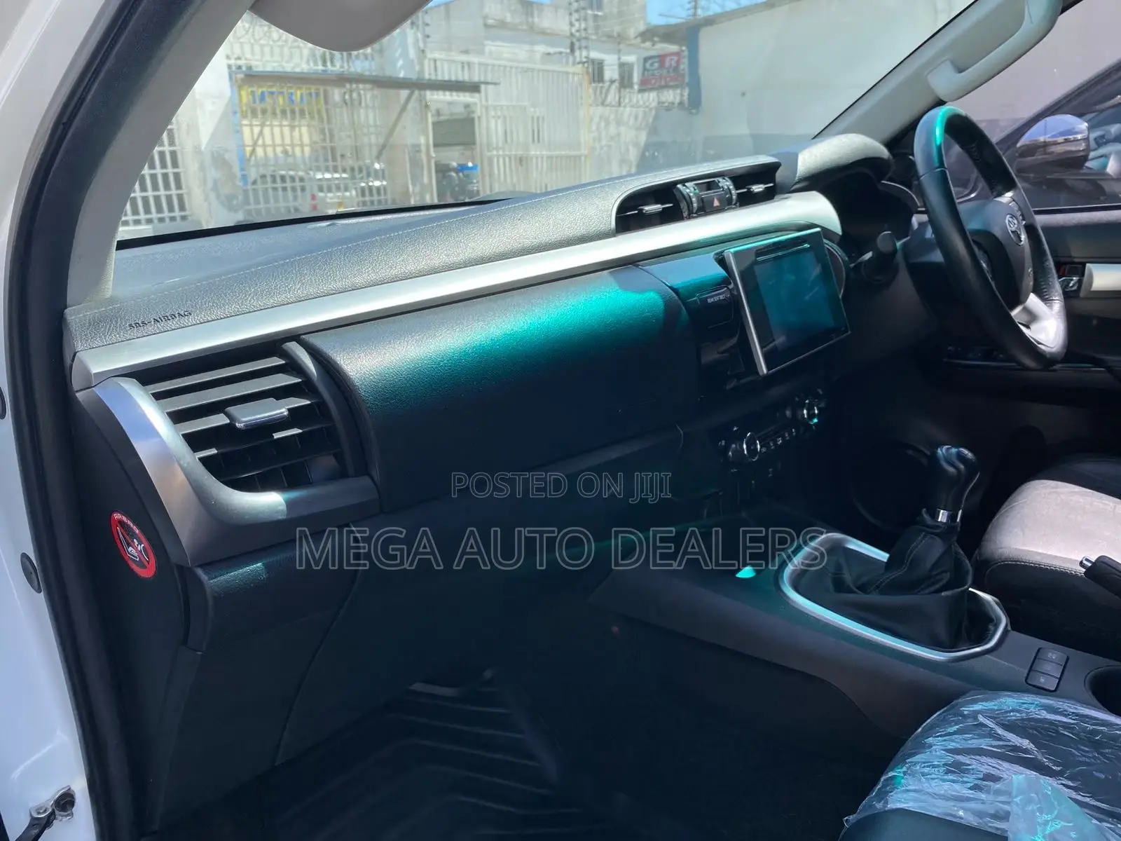 Toyota Hilux 2019 White