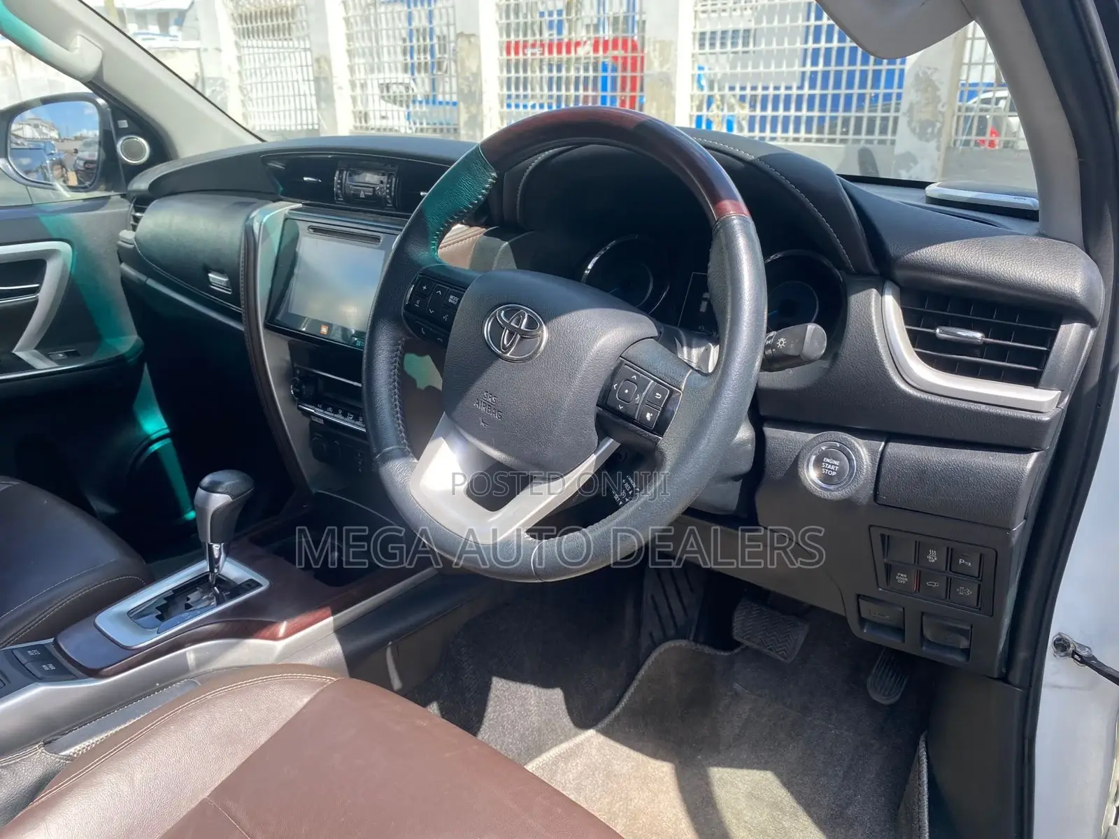 Toyota Hilux 2019 White