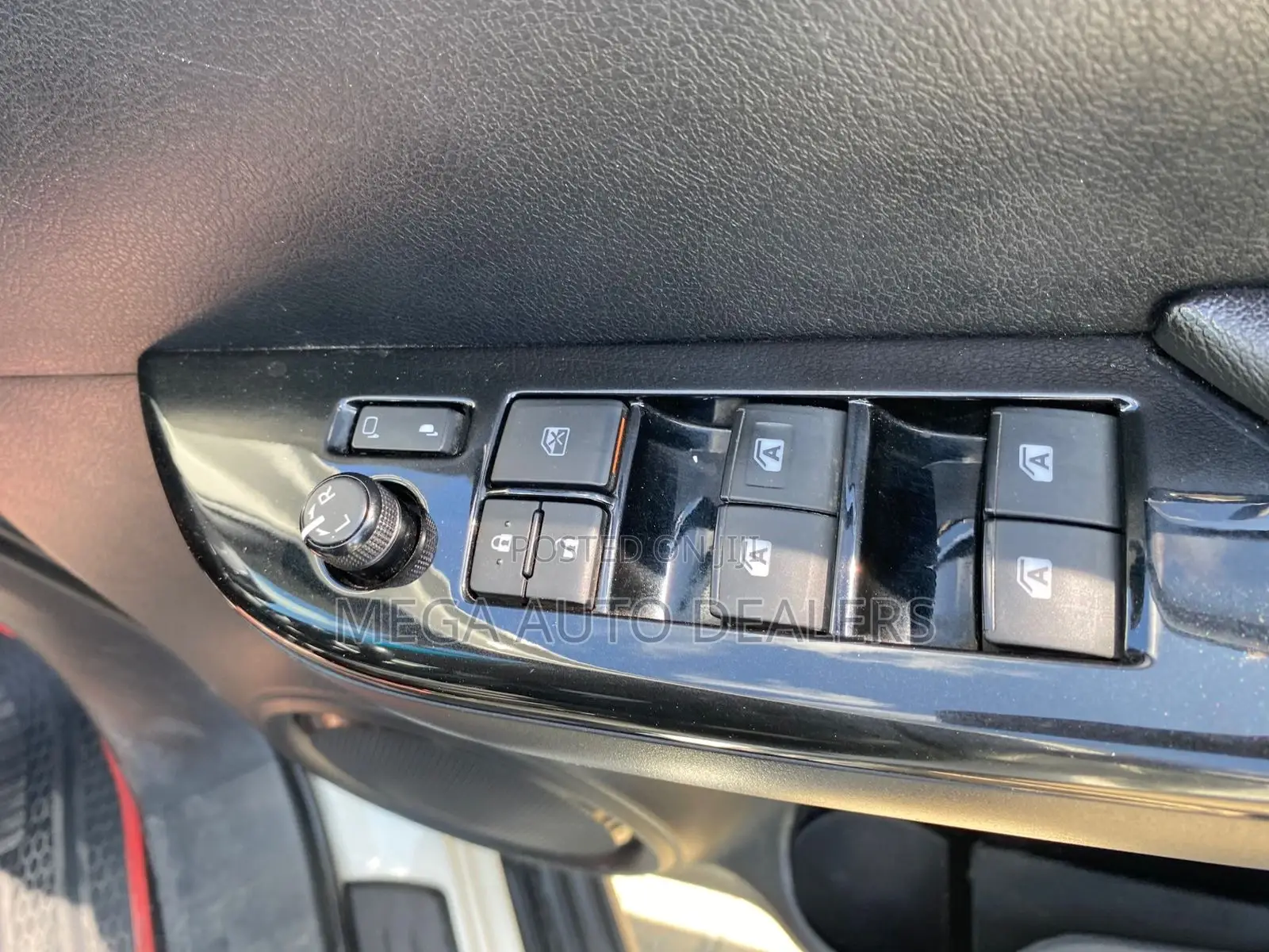 Toyota Hilux 2019 White