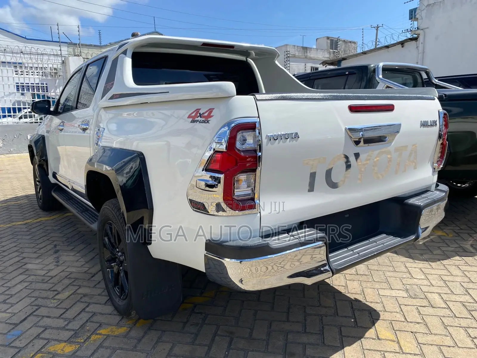 Toyota Hilux 2019 White