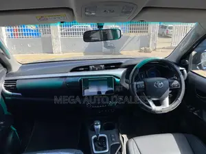 Toyota Hilux 2018 Green