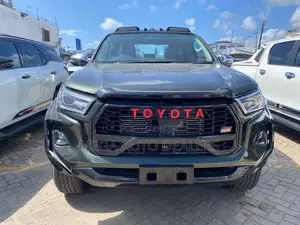Toyota Hilux 2018 Green