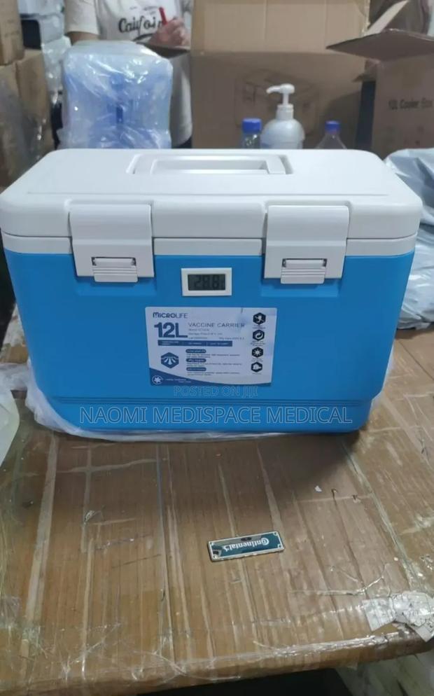 Vaccine Carrier 12litres With LCD Temperature Display - main view