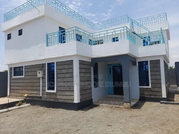 5bdrm Mansion in Junction Shopping, Kimbo for sale