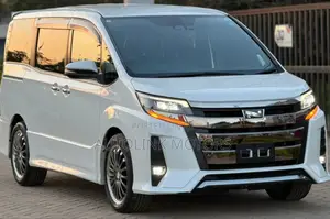 Toyota Noah 2.0 AWD (7 Seater) 2018 White