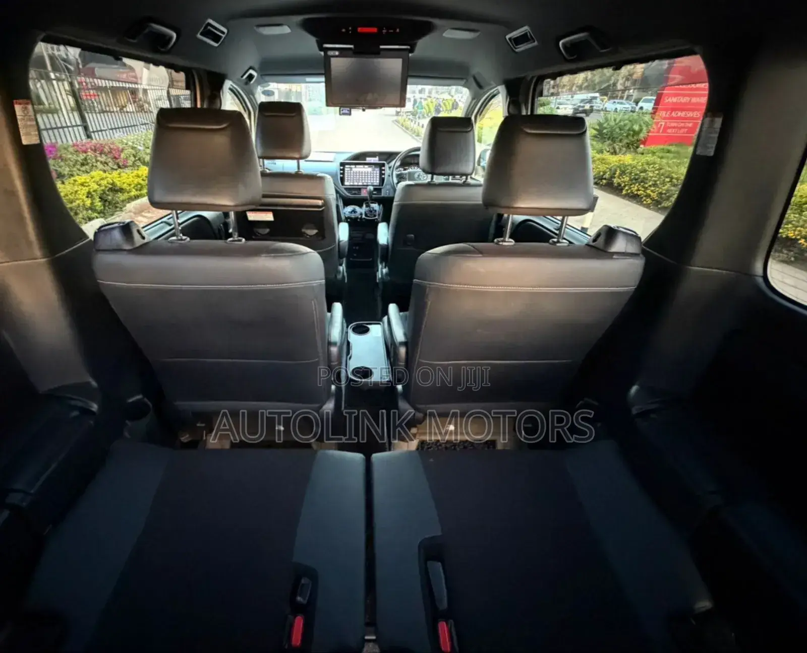 Toyota Noah 2.0 AWD (7 Seater) 2018 White