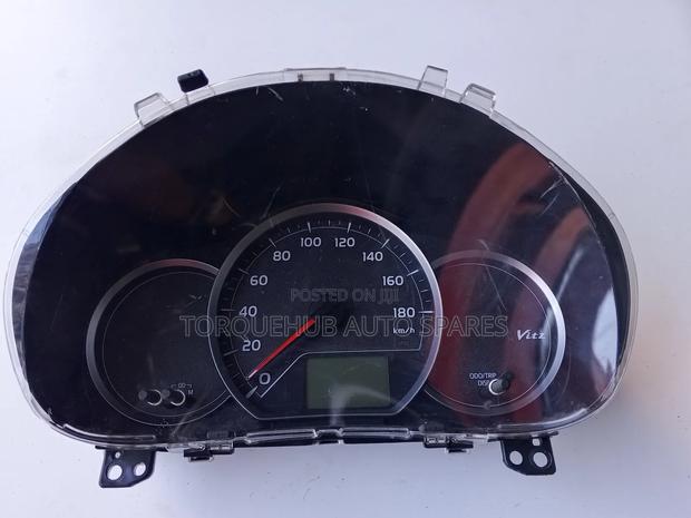 Toyota Vitz 2013 Clock - main view