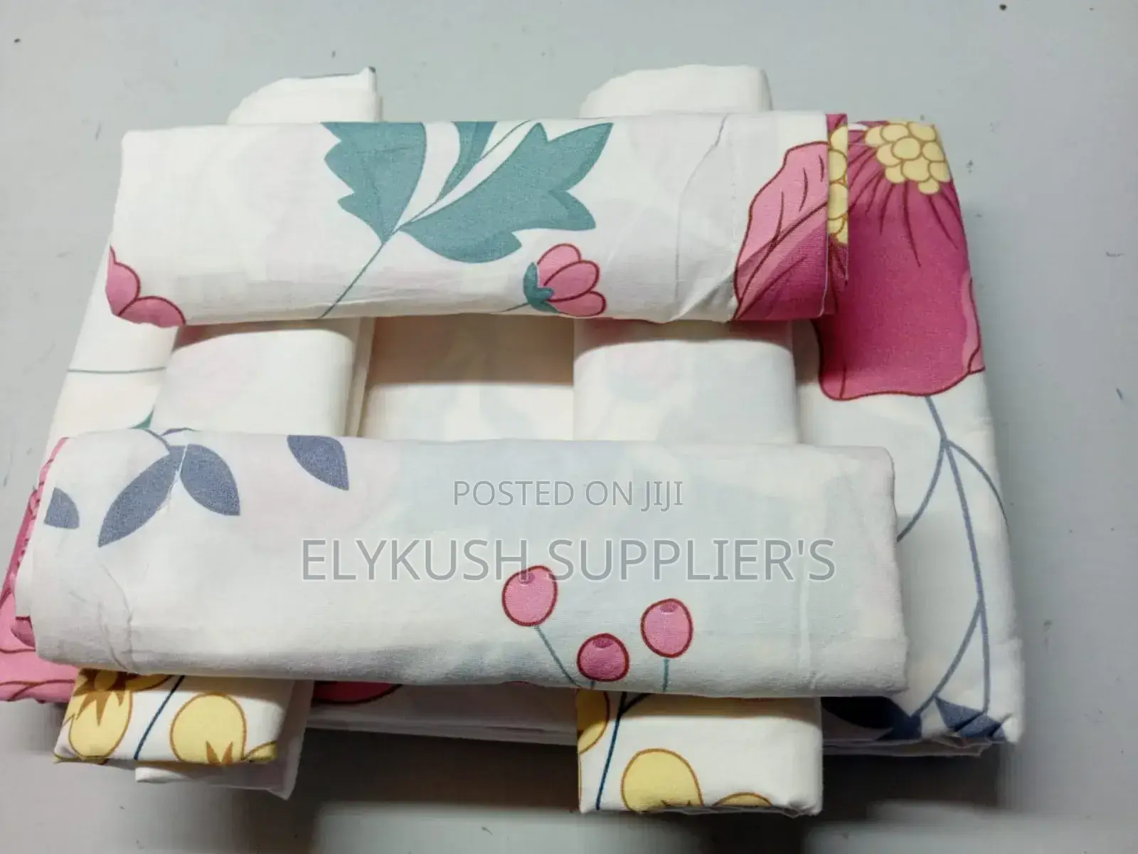  6 Pc Bedsheets 
2 PCS Bedsheets 
4 PCS Pillow Cases 
6x6
 at 