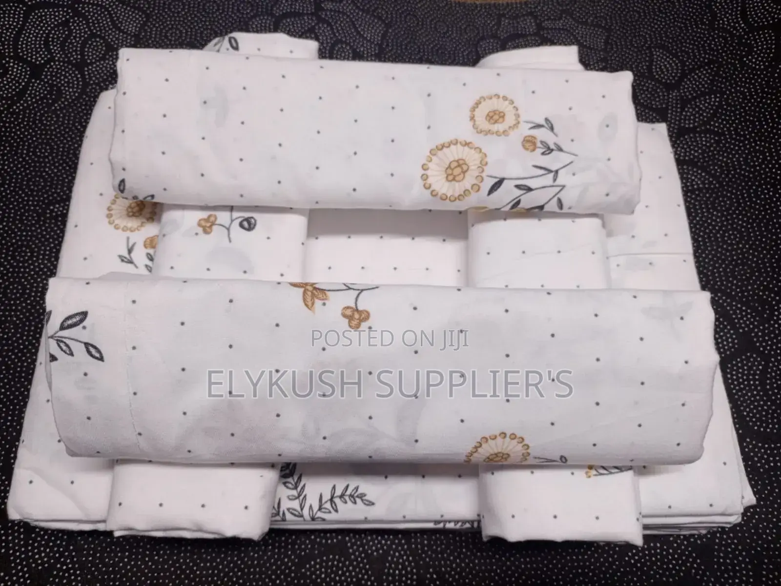 6 Pc Bedsheets 
2 PCS Bedsheets 
4 PCS Pillow Cases 
6x6
 at 