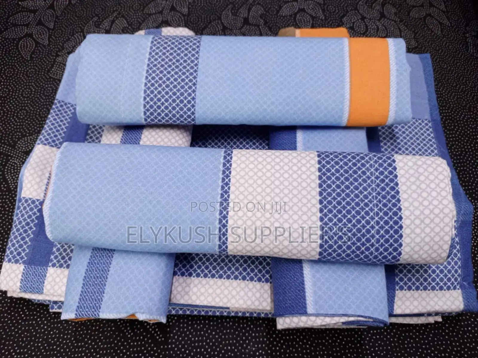  6 Pc Bedsheets 
2 PCS Bedsheets 
4 PCS Pillow Cases 
6x6
 at 