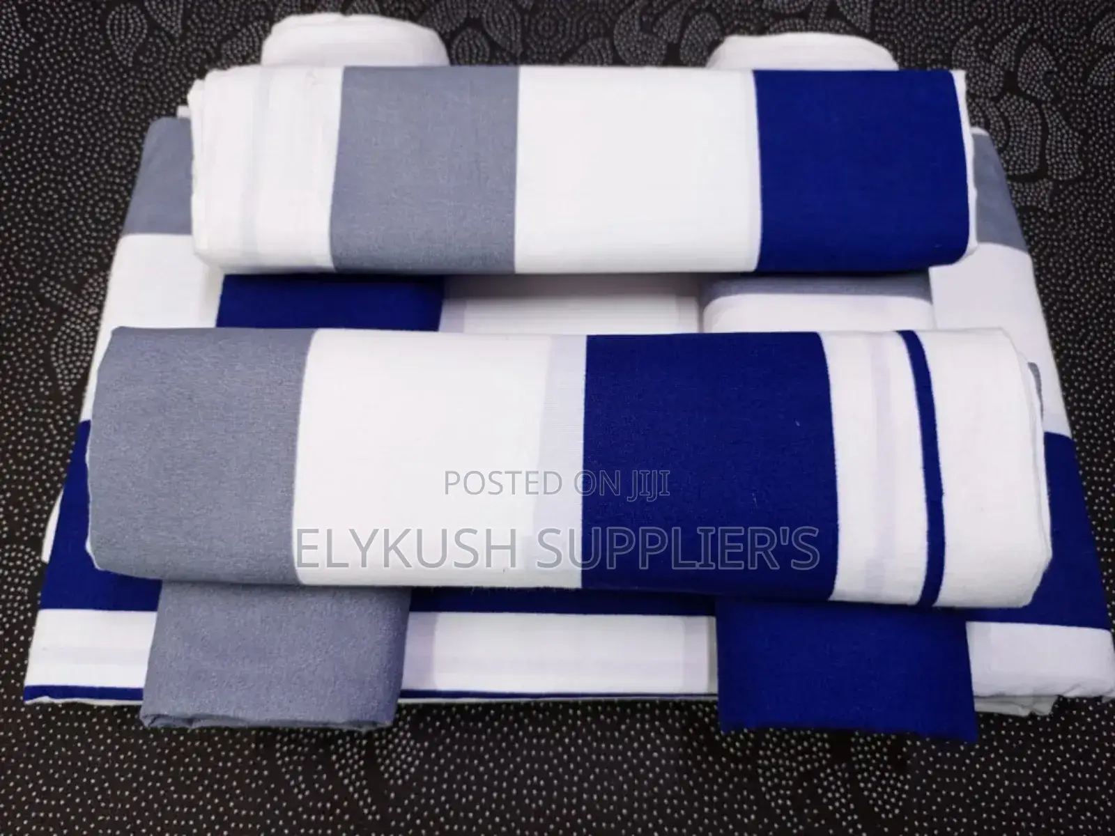  6 Pc Bedsheets 
2 PCS Bedsheets 
4 PCS Pillow Cases 
6x6
 at 