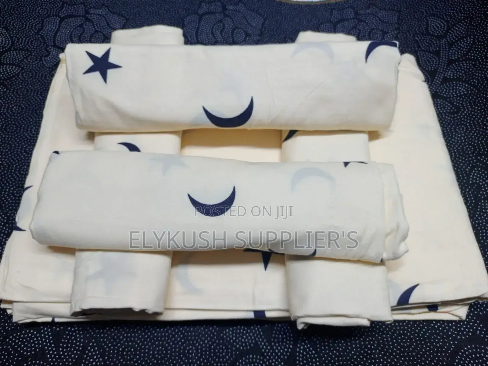  6 Pc Bedsheets 
2 PCS Bedsheets 
4 PCS Pillow Cases 
6x6
 at 