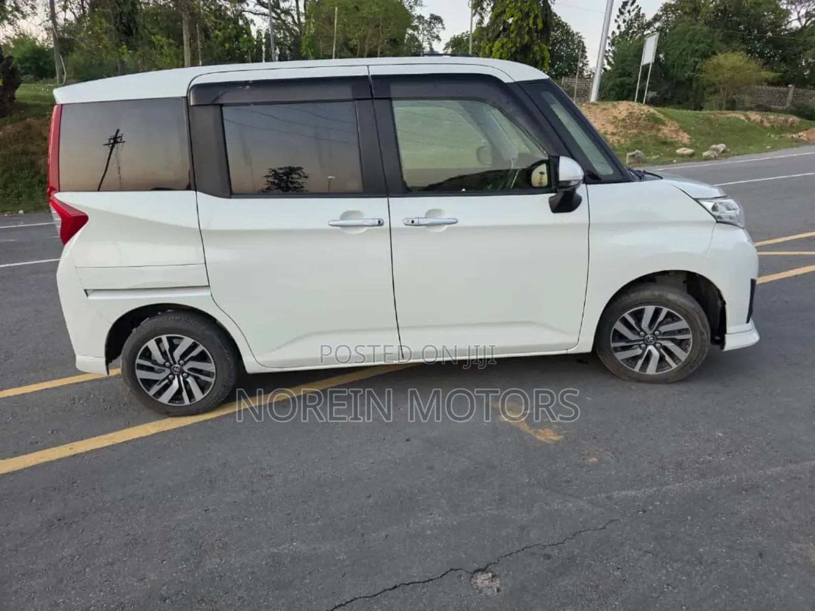 Toyota Roomy 2018 White