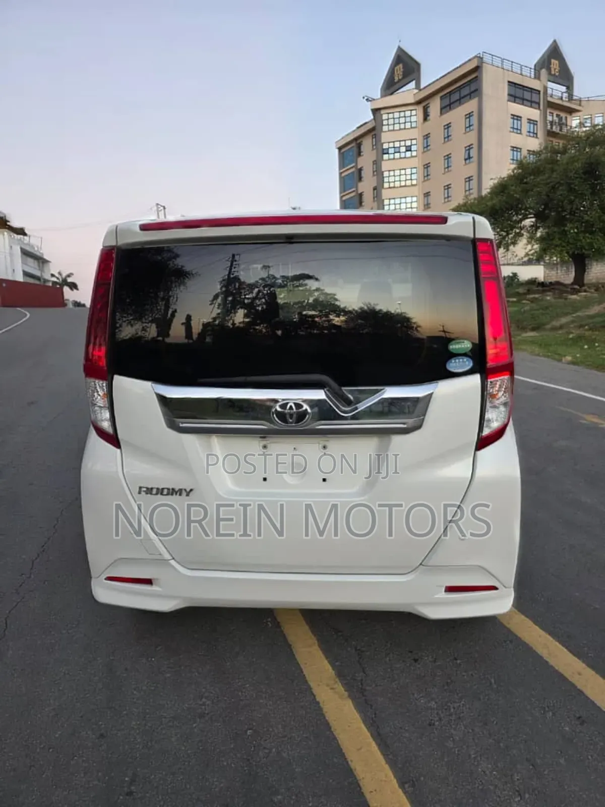 Toyota Roomy 2018 White