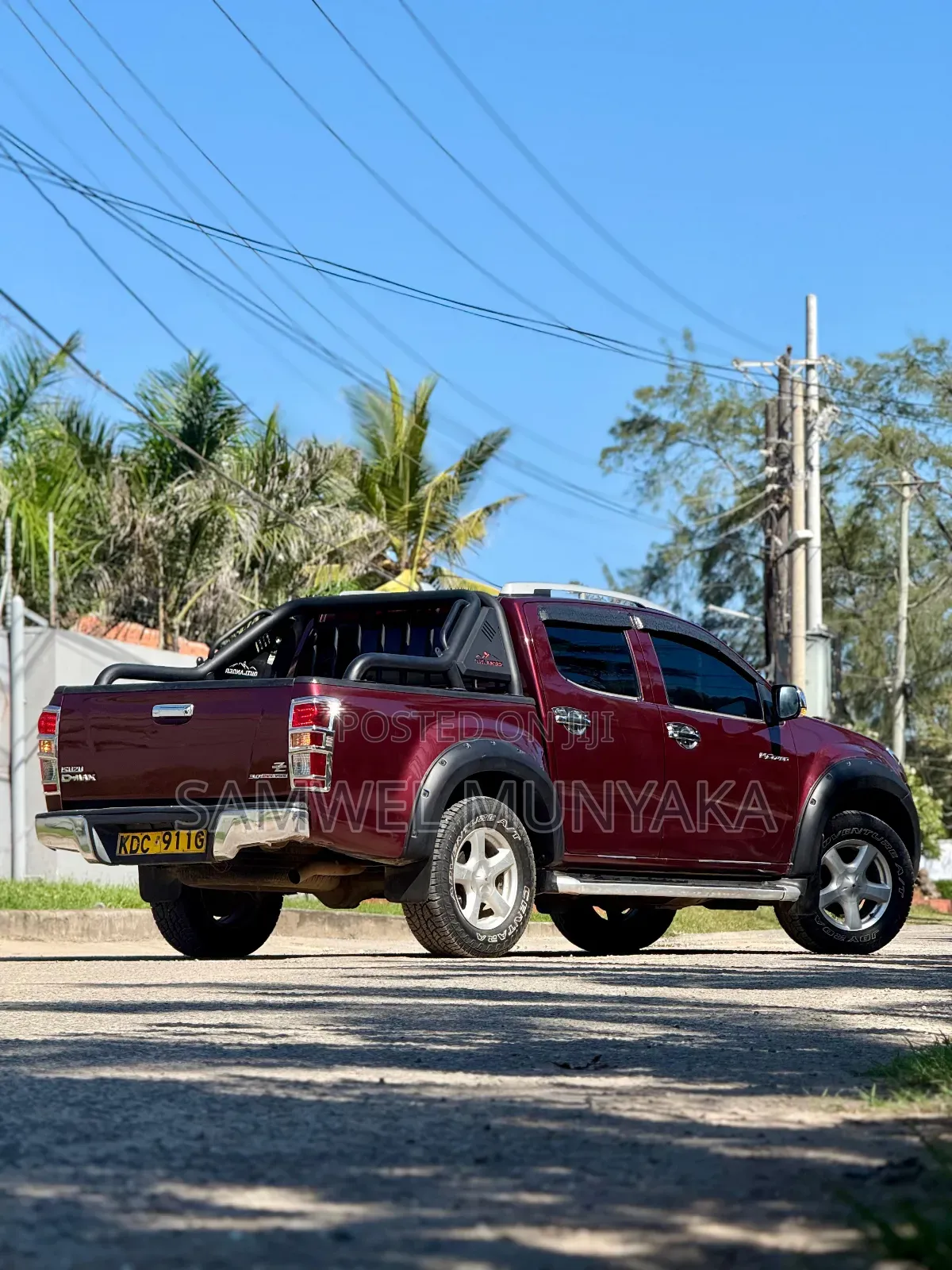 Isuzu D-MAX 2014 Pink