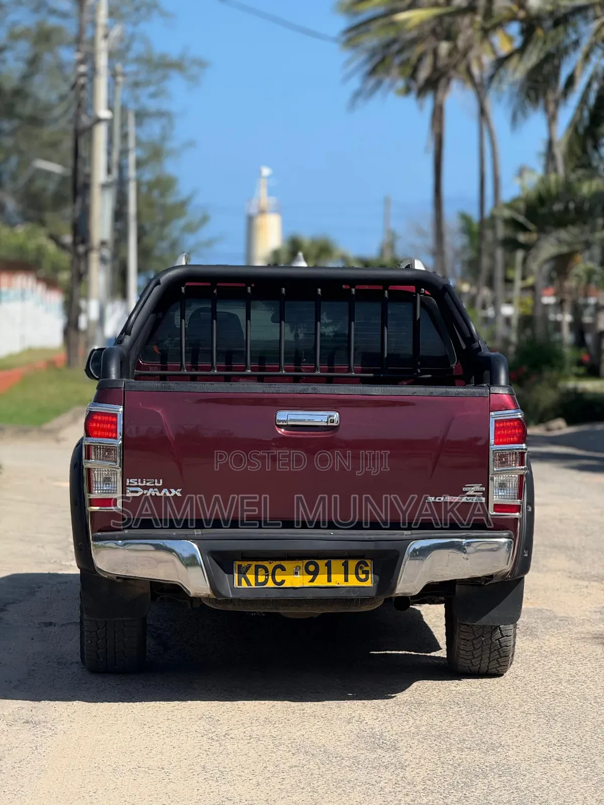 Isuzu D-MAX 2014 Pink
