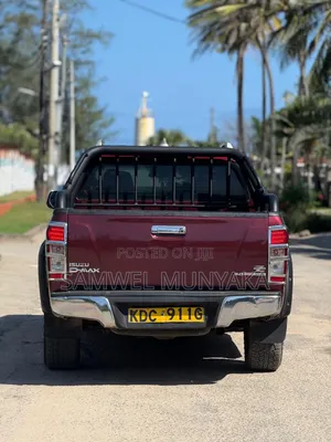 Isuzu D-MAX 2014 Pink
