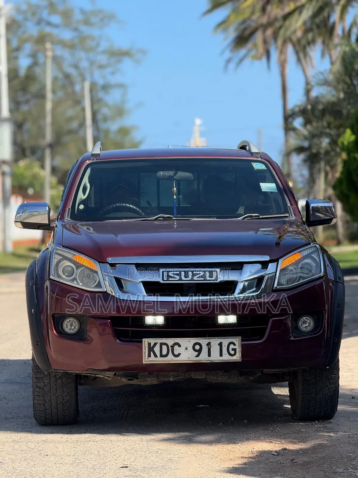 Isuzu D-MAX 2014 Pink
