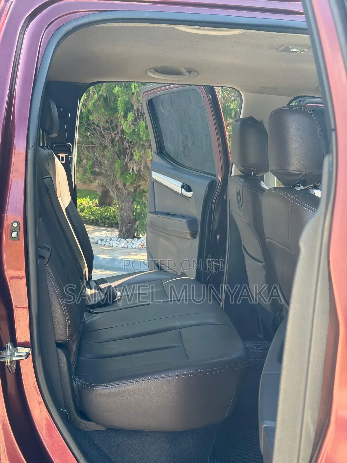 Isuzu D-MAX 2014 Pink