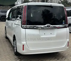 Toyota Noah 2.0 FWD (8 Seater) 2019 White