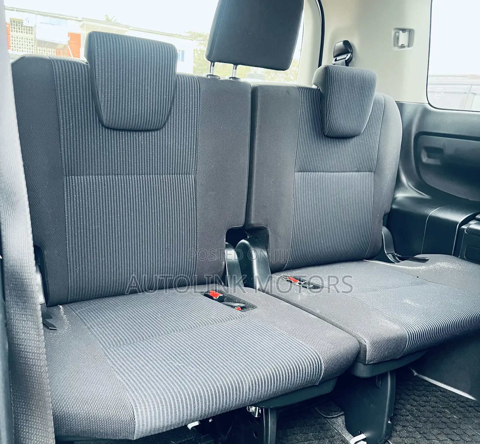 Toyota Noah 2.0 FWD (8 Seater) 2019 White