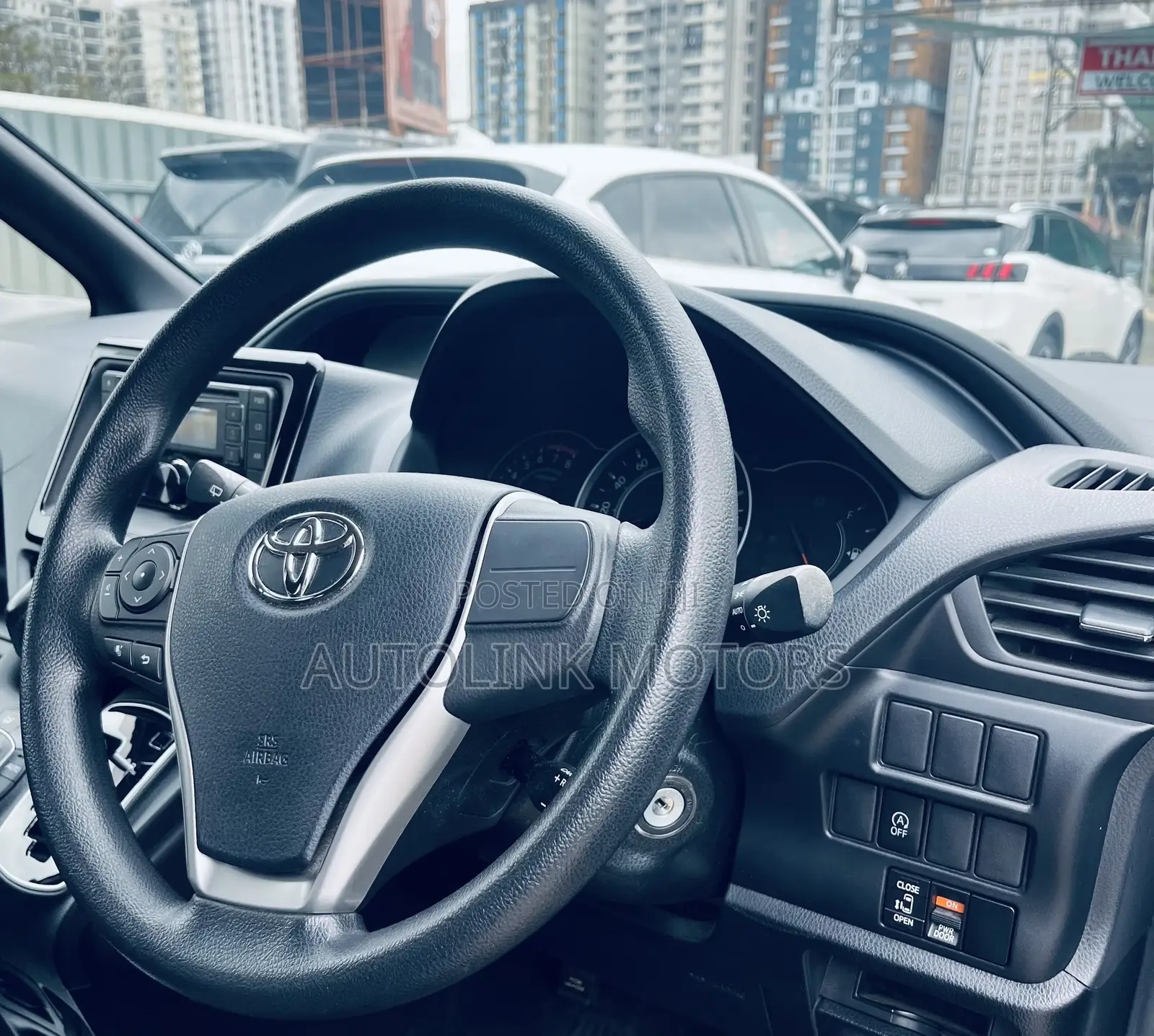 Toyota Noah 2.0 FWD (8 Seater) 2019 White