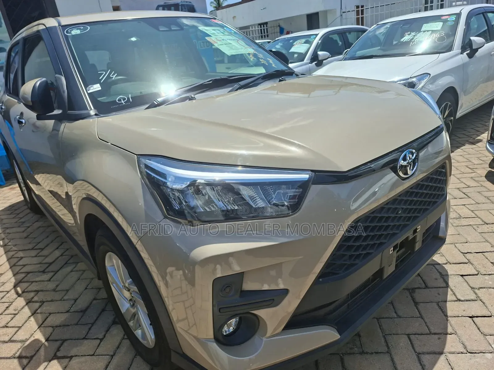 Toyota Raize 1.0 FWD 2019 Beige
