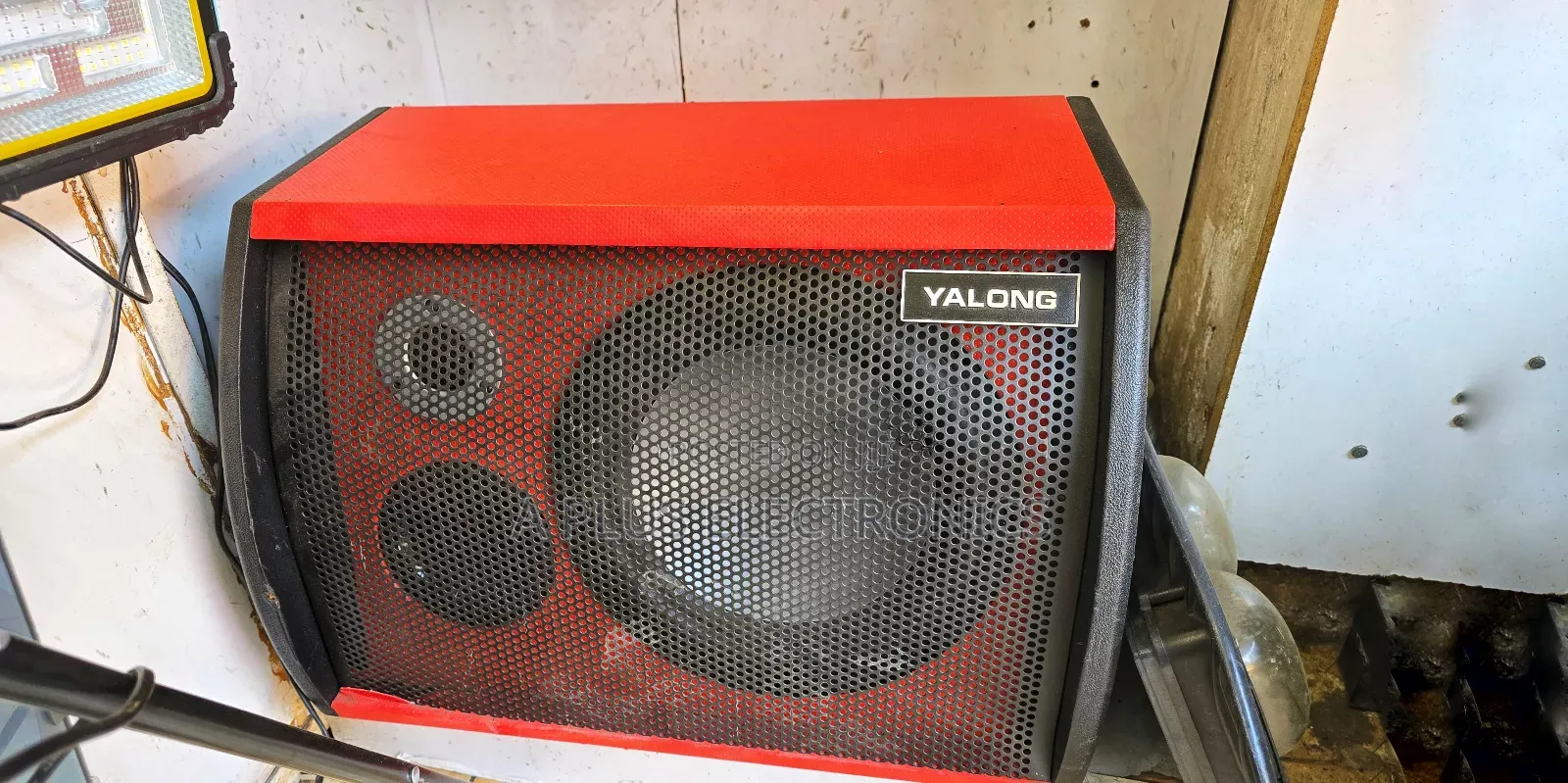 S10 10 Inch Amplified Speaker