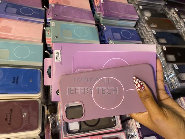 Graduer iPhone 13 Pro Max Liquid Tpu Silicone Magsafe Phone Case - main view