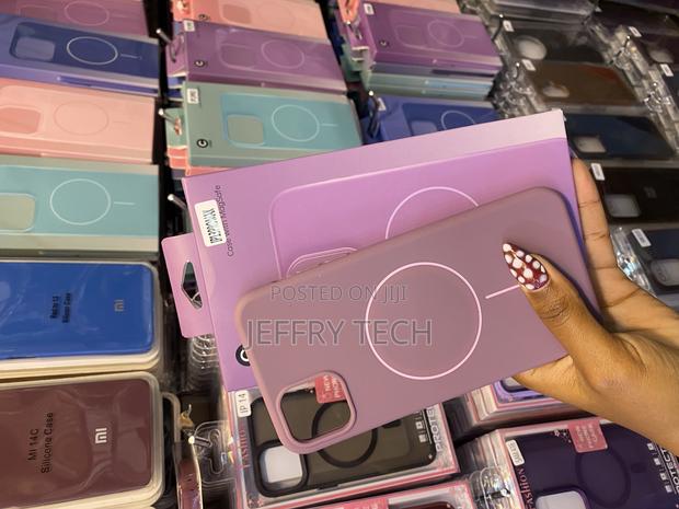 Graduer iPhone 13 Pro Max Liquid Tpu Silicone Magsafe Phone Case - thumbnail 2