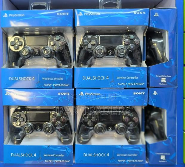 Sony Dualshock 4 Wireless Controller - main view