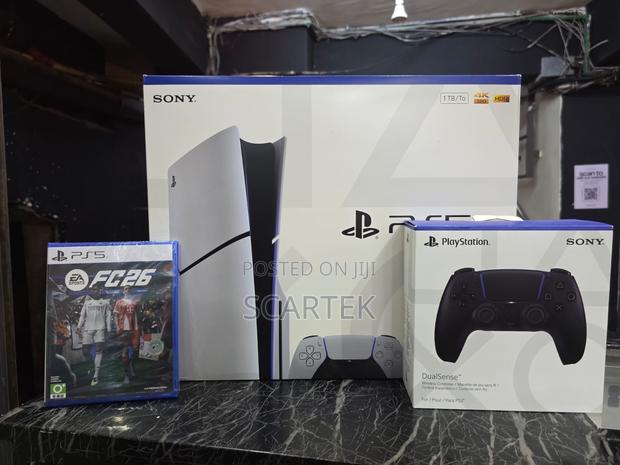 Ps5 Disc Edition With Fc 26 And Extra Controller White/Black - main view