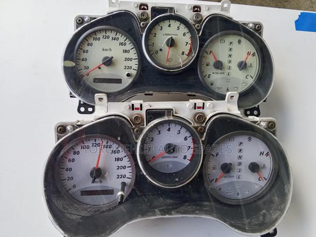 Toyota Rav4 2005 Dashboard Clock - main view