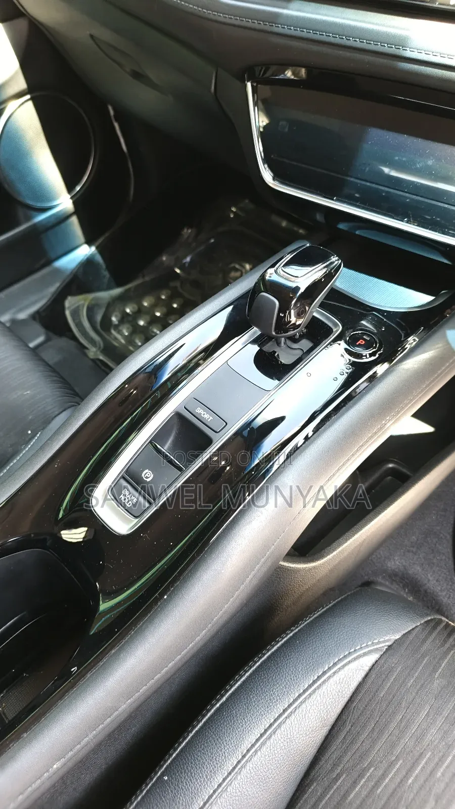 Honda Vezel 1.5 Hybrid 4WD 2019 White