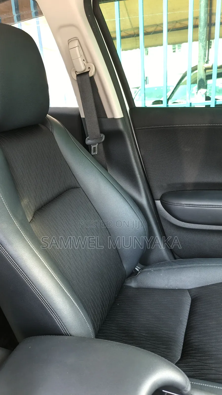 Honda Vezel 1.5 Hybrid 4WD 2019 White