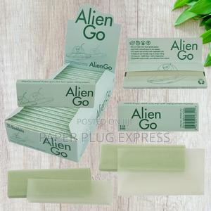Alien Go Green Rolling Papers – 11⁄4 Size - thumbnail 2