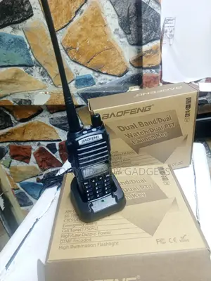 Uv-82 Long Range Dual Ptt Walkie Talkie With Flashlight